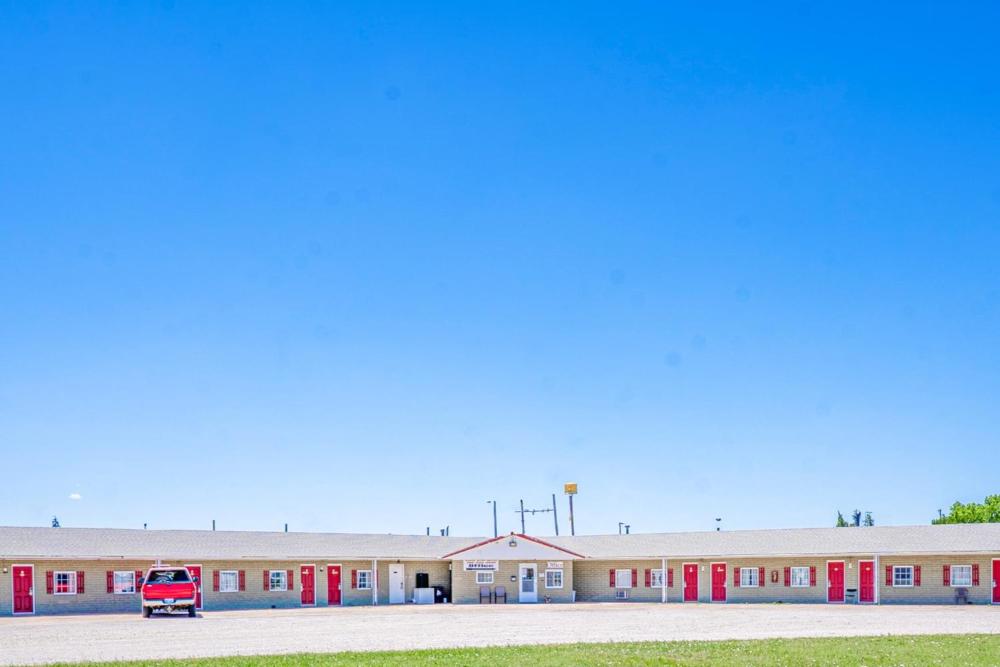 Green Acre Motel by OYO Near Rush County Airport